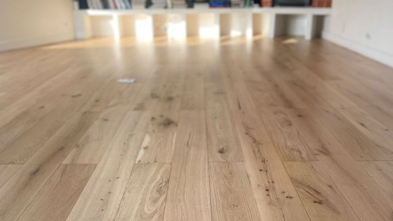 Ponçage et vitrification d’un parquet à Marseille